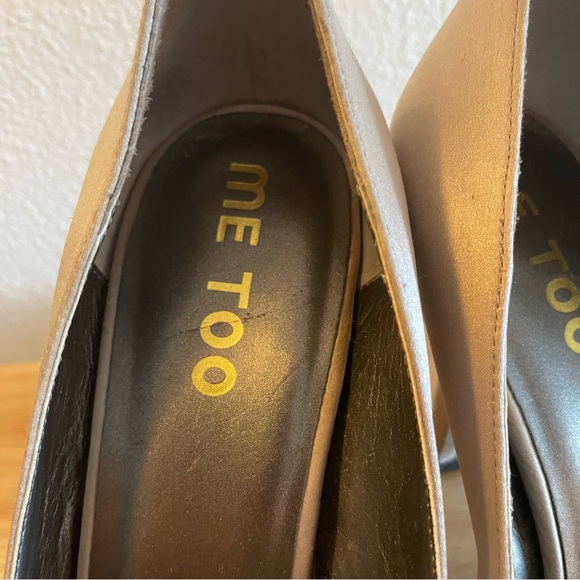 Me Too Champagne Satin Jupiter Peep Toe Heels - size 9M - Picture 2 of 6